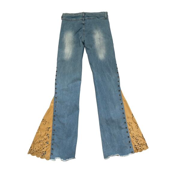 VINTAGE Sharagano Grommet Flare Jeans Light Wash 90s Boho Festival M - Picture 3 of 8